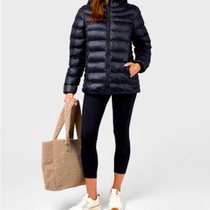 NWT! 32 Degrees Women’s shiny poly-fill hooded jacket. Size Small.